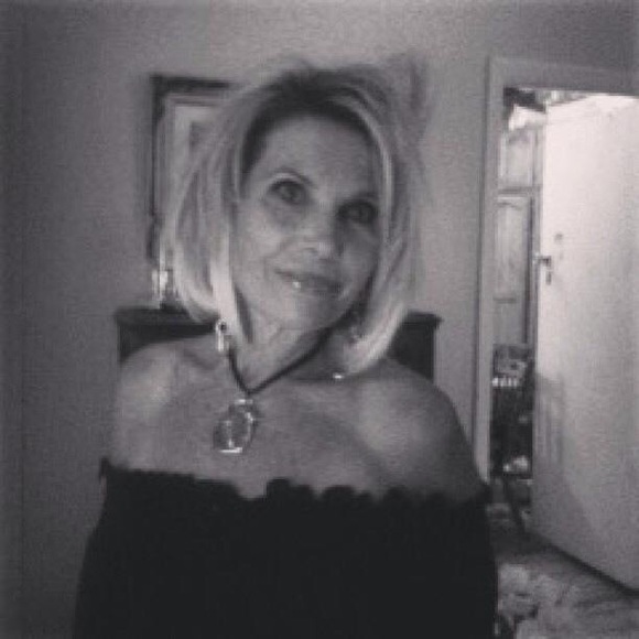 Meet your Posher, Linda - Picture 1 of 2